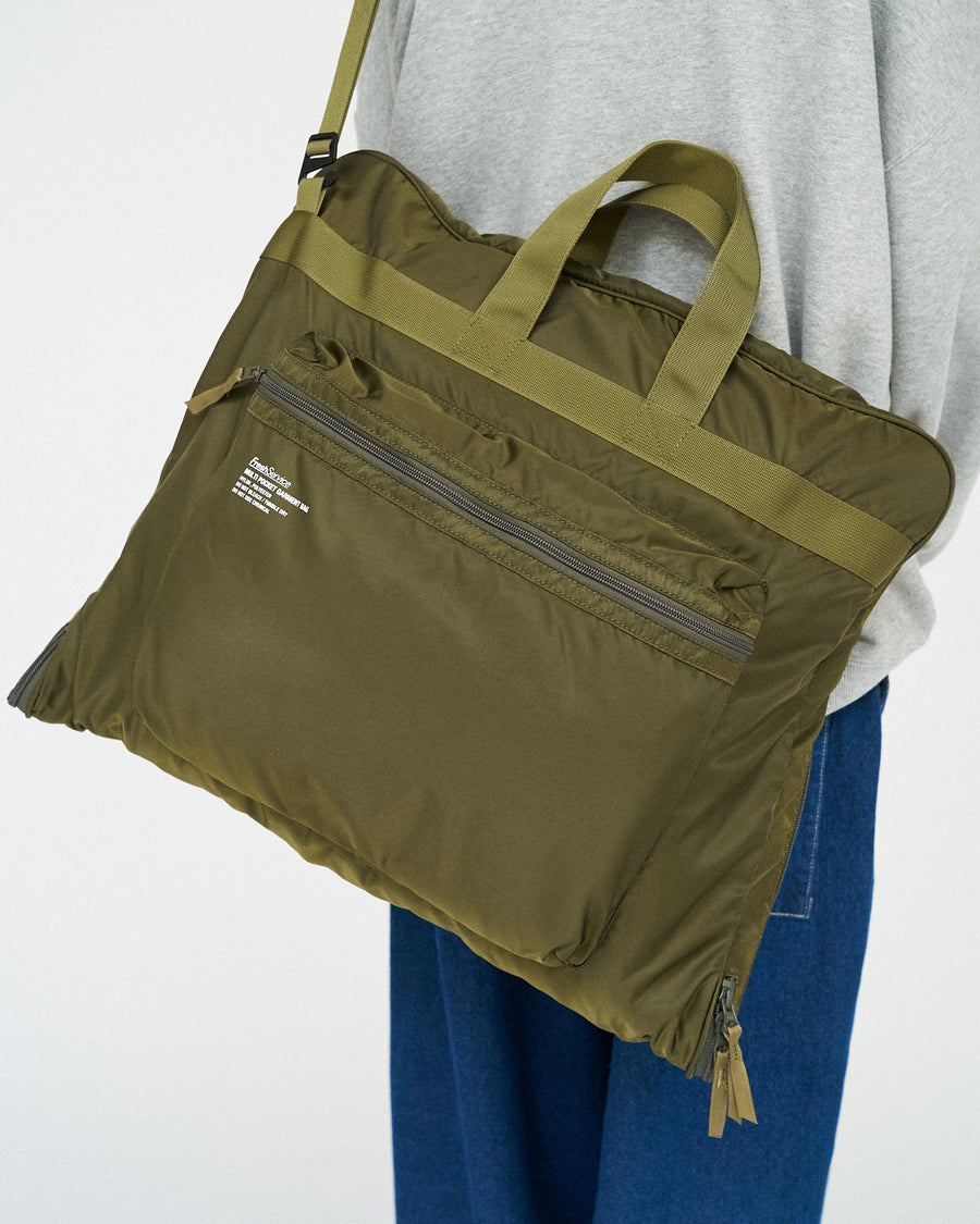 MULTI POCKET GARMENT BAG