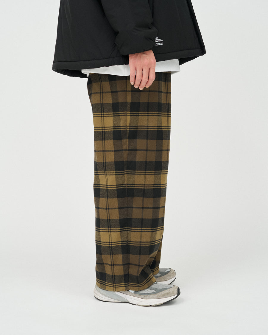 FLANNEL CHECK UTILITY OVER PANTS